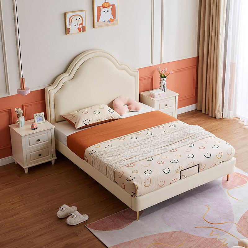 Lovely Kids Bed with Leather in a Complete Bedroom Set